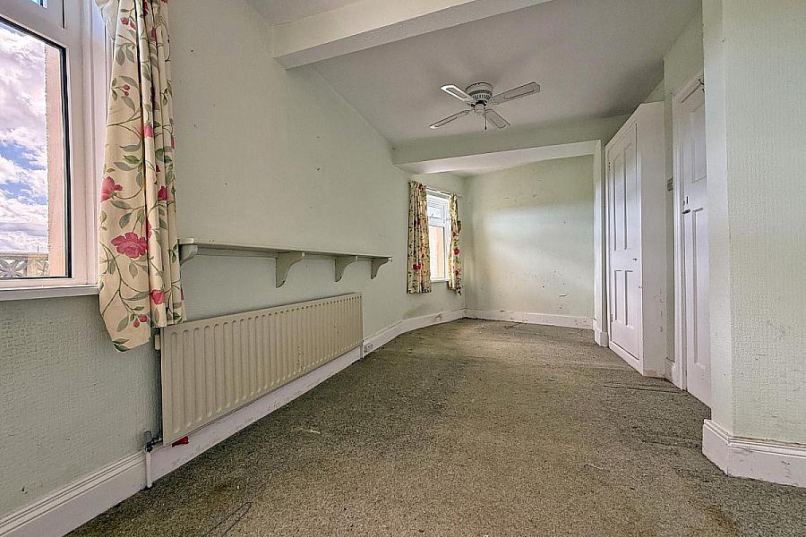 16 Glen Road