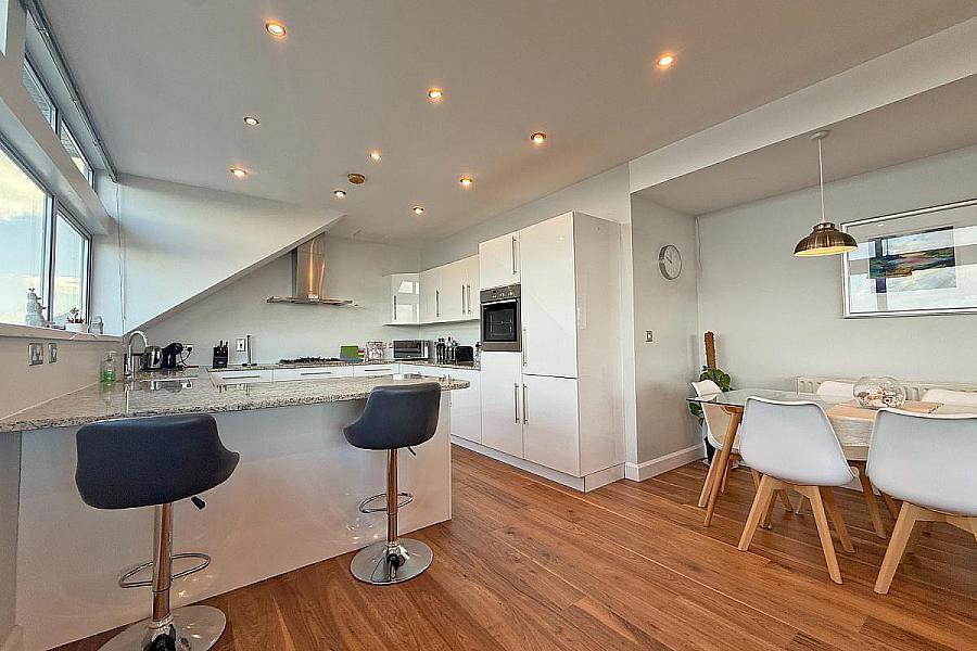 24 Carrig Na Rone, Bath Street
