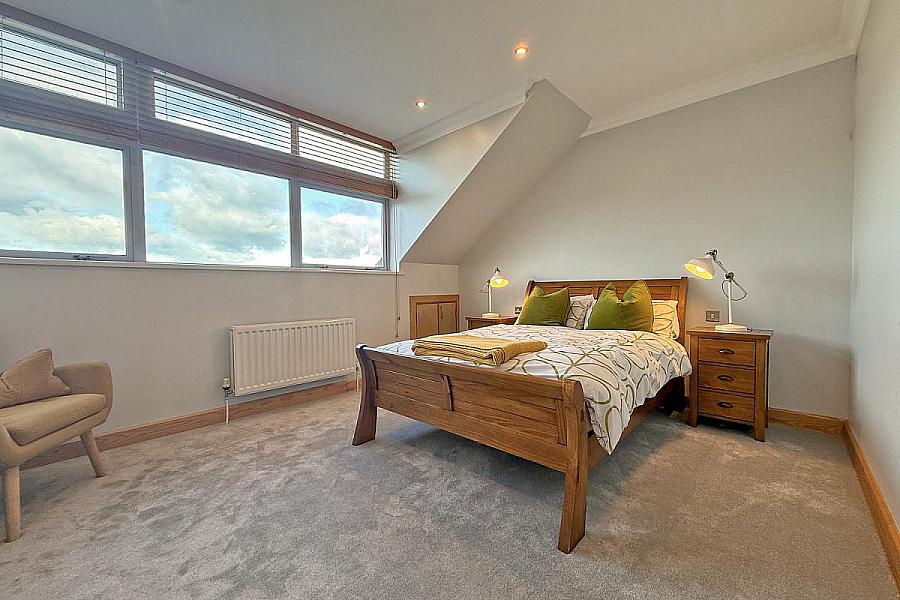 24 Carrig Na Rone, Bath Street