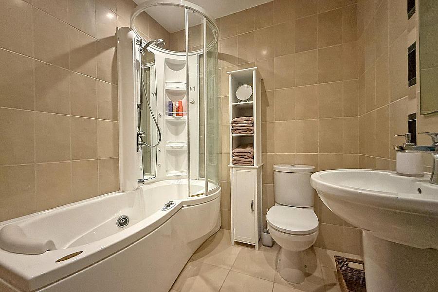 24 Carrig Na Rone, Bath Street