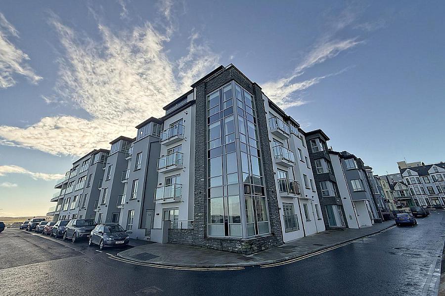 24 Carrig Na Rone, Bath Street