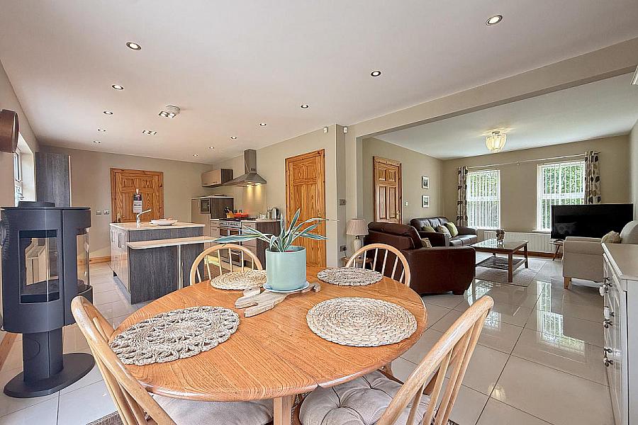 25 Seneirl Road, Castlecatt