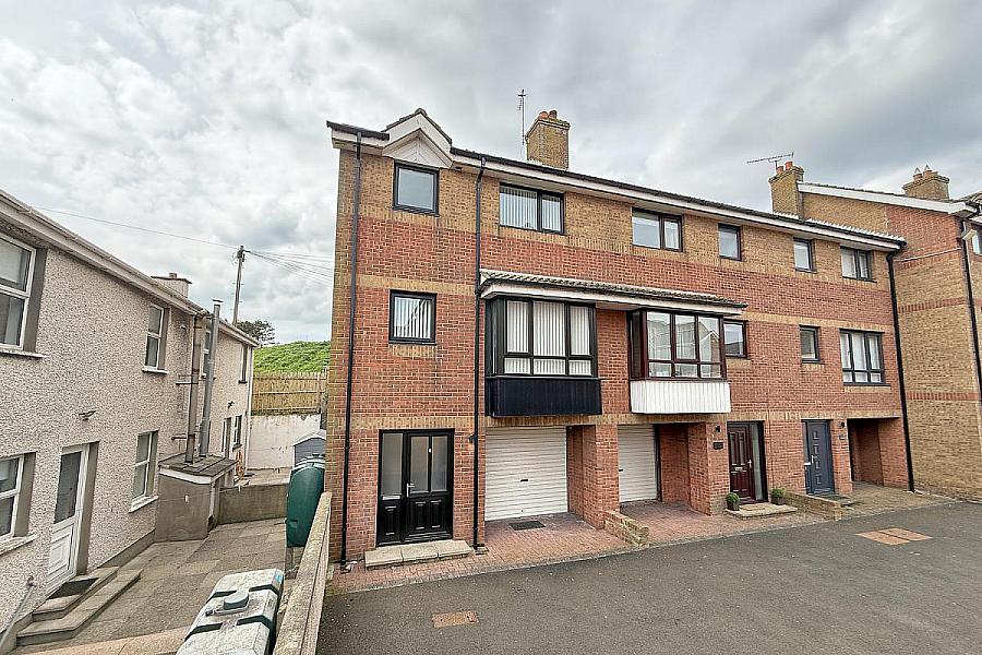 5 Causeway Court