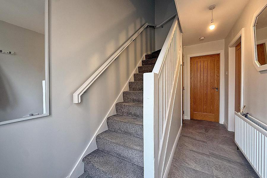 5 Causeway Court