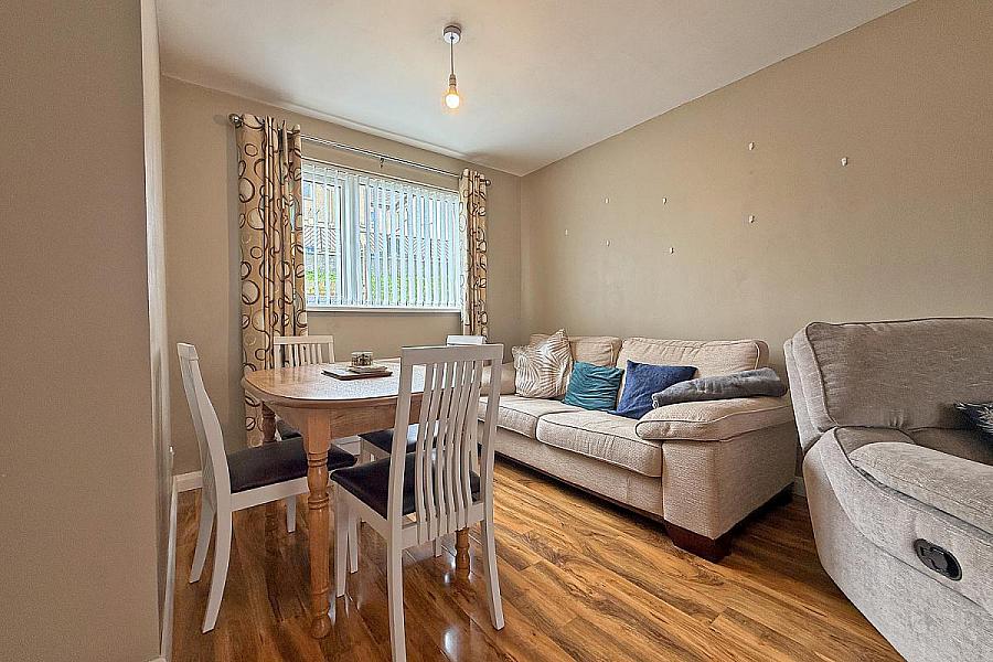 5 Causeway Court