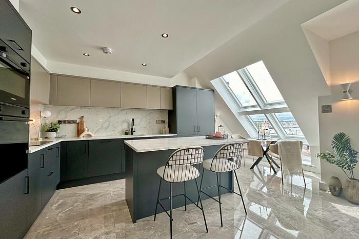 11 Pier West