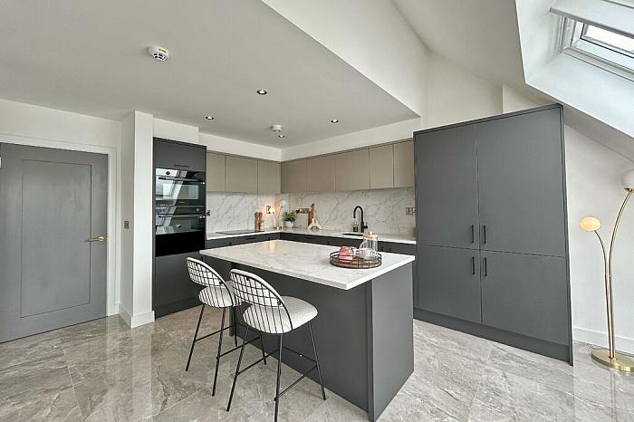 11 Pier West