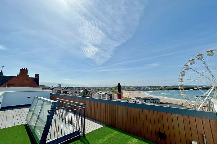 11 Pier West