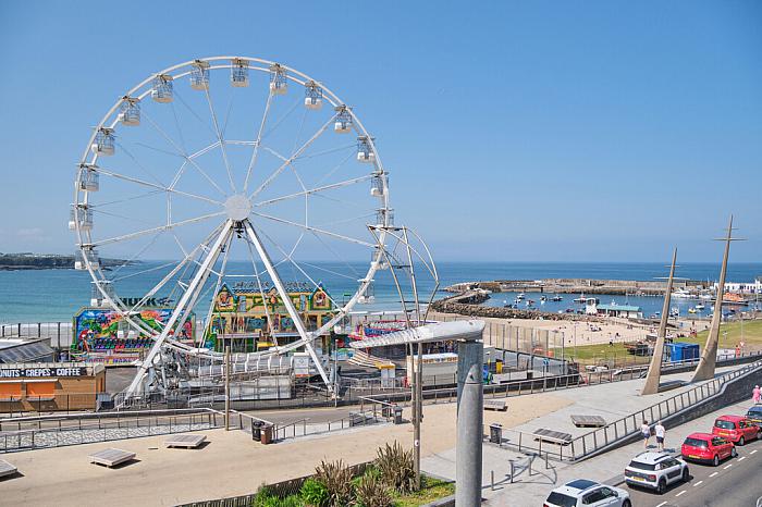 11 Pier West