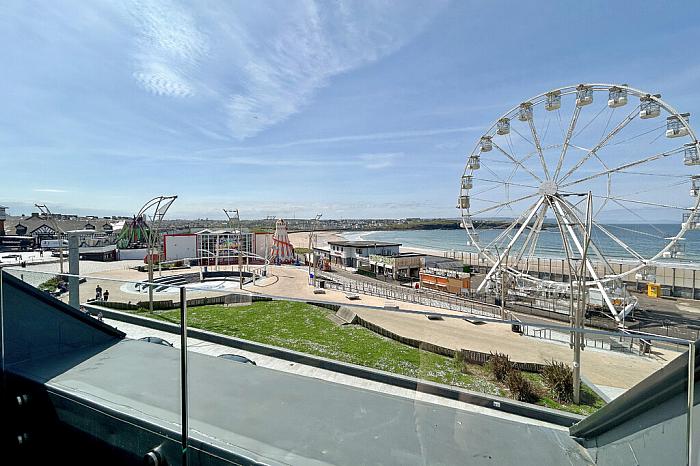11 Pier West