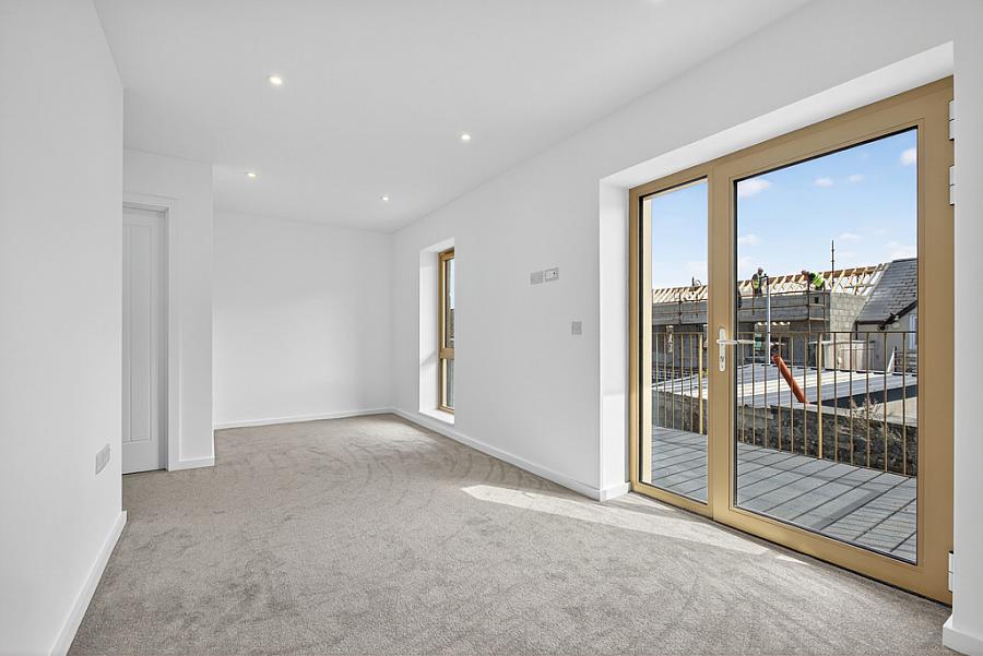 B6 Riverview Court Main Street