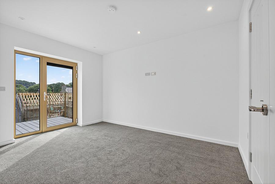 A6 Riverview Court Main Street