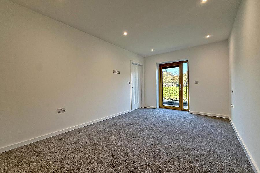 C4 Riverview Court, Main Street