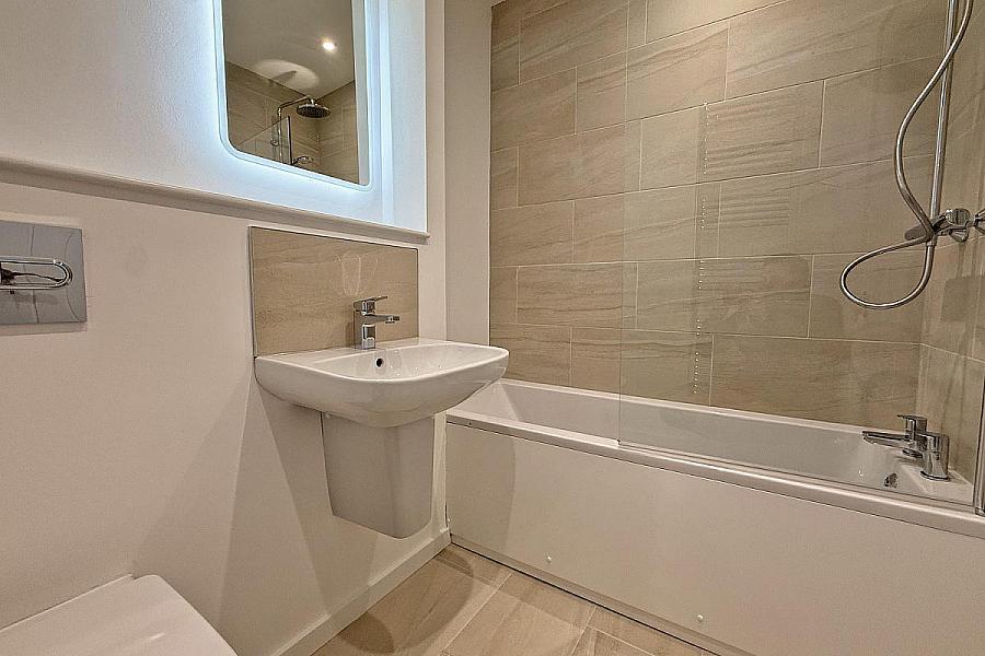 C6 Riverview Court, Main Street