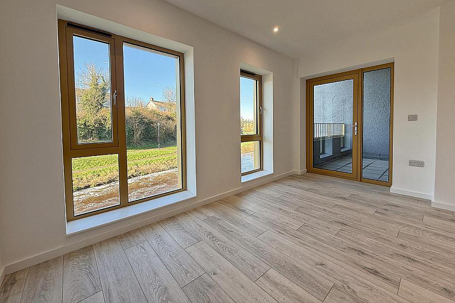 C6 Riverview Court, Main Street