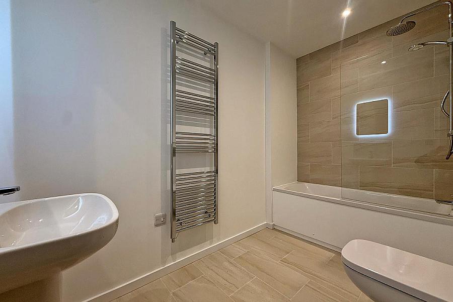 C11 Riverview Court, Main Street