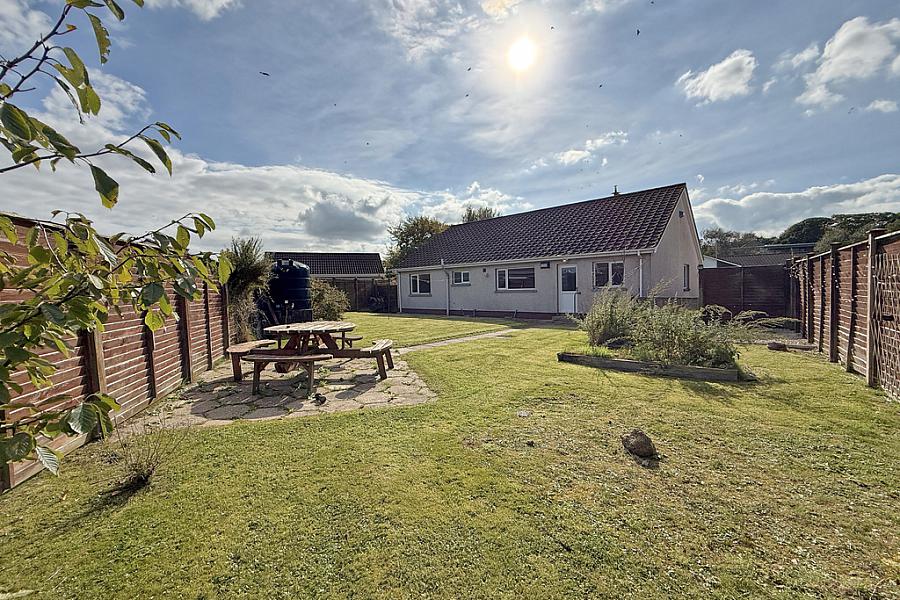 27 Flowerfield Road