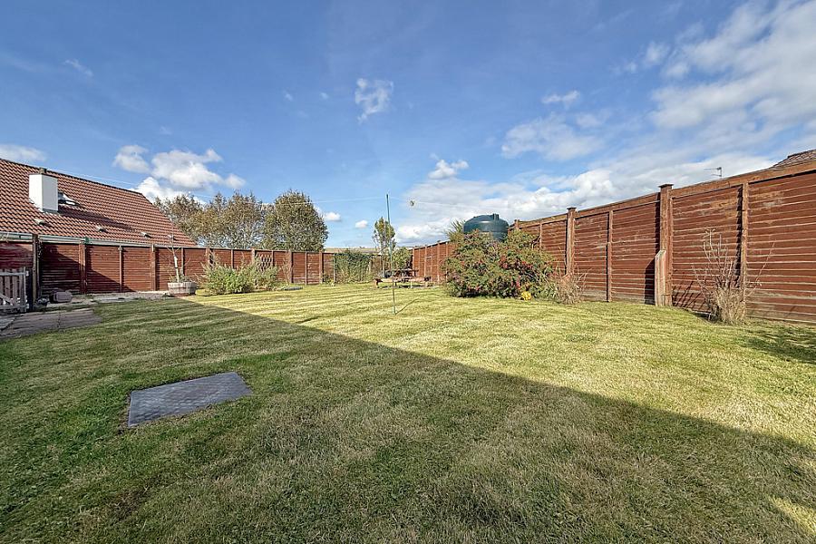 27 Flowerfield Road