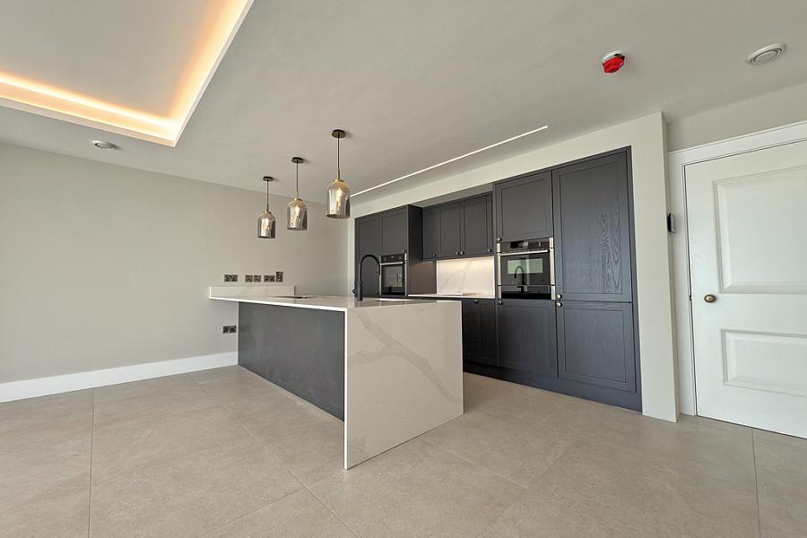 27 Causeway Street