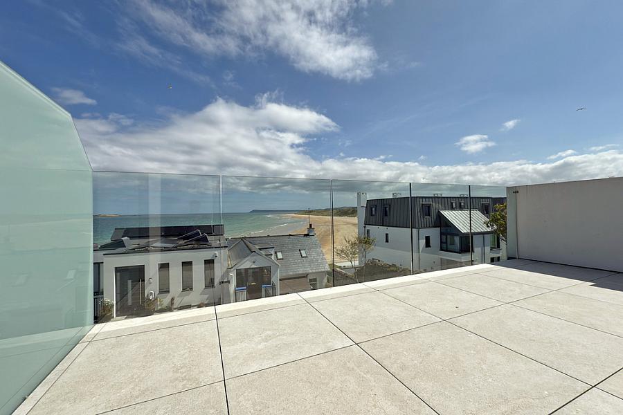 27 Causeway Street