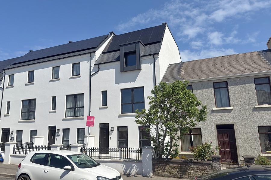27 Causeway Street