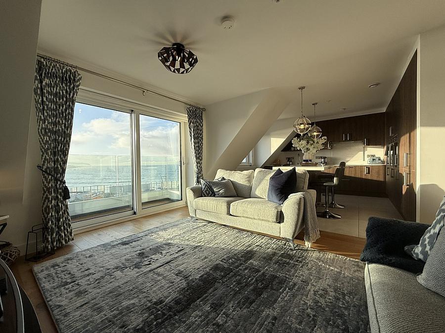6 West Quays (penthouse)