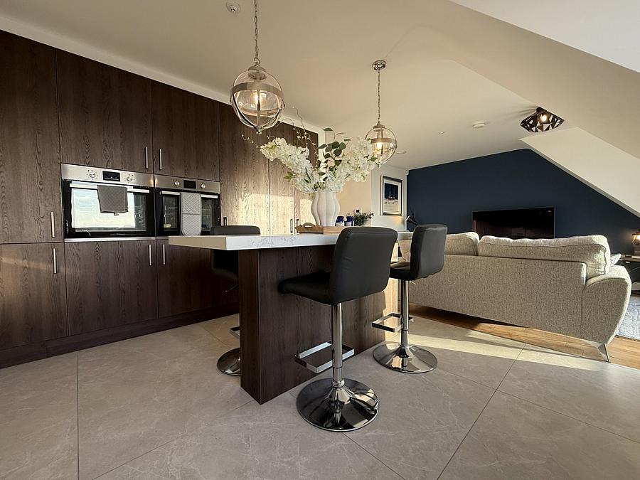 6 West Quays (penthouse)