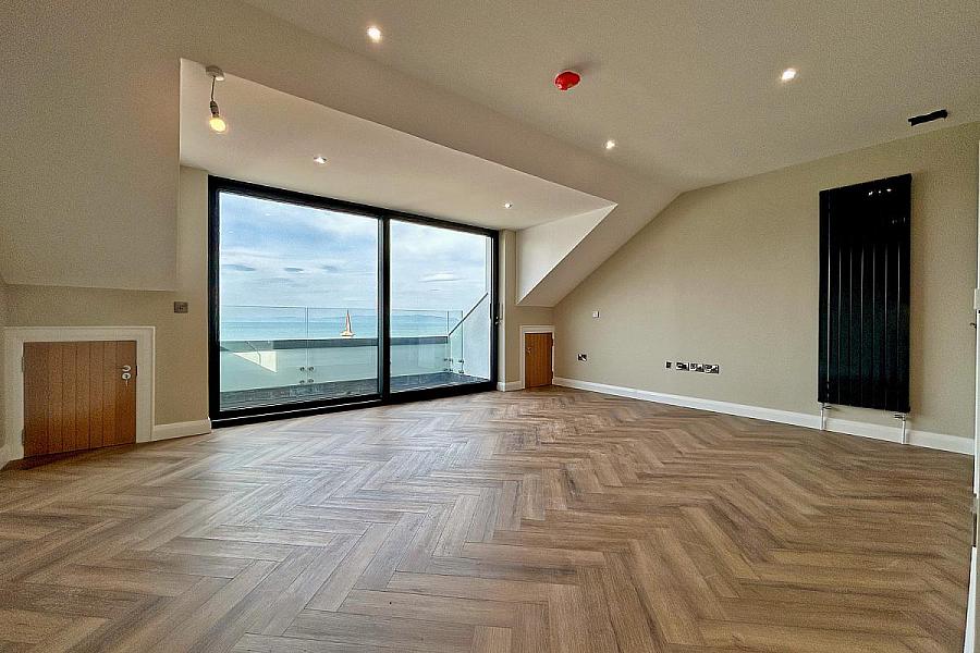 Apartment 3, 80 The Promenade