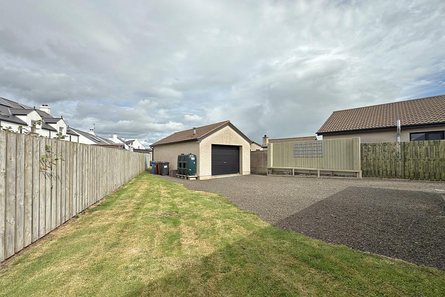 19 Bushfoot Avenue