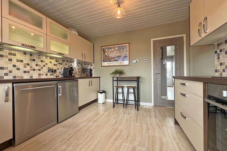 19 Bushfoot Avenue