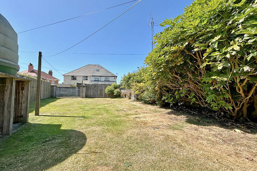 6 Hopefield Avenue