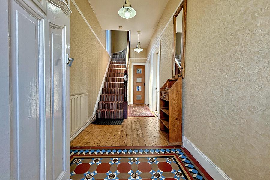 6 Hopefield Avenue