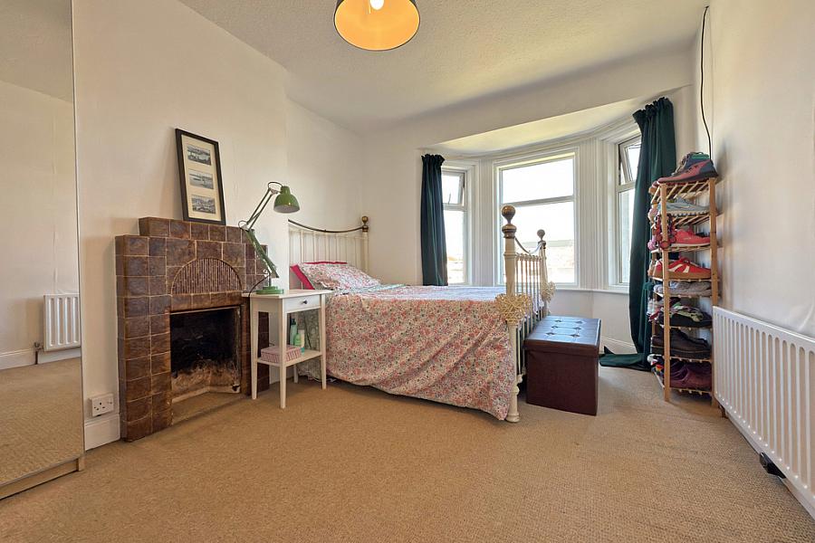 6 Hopefield Avenue