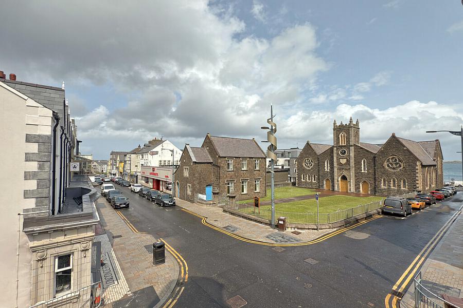 3 Coastal Links Apartments