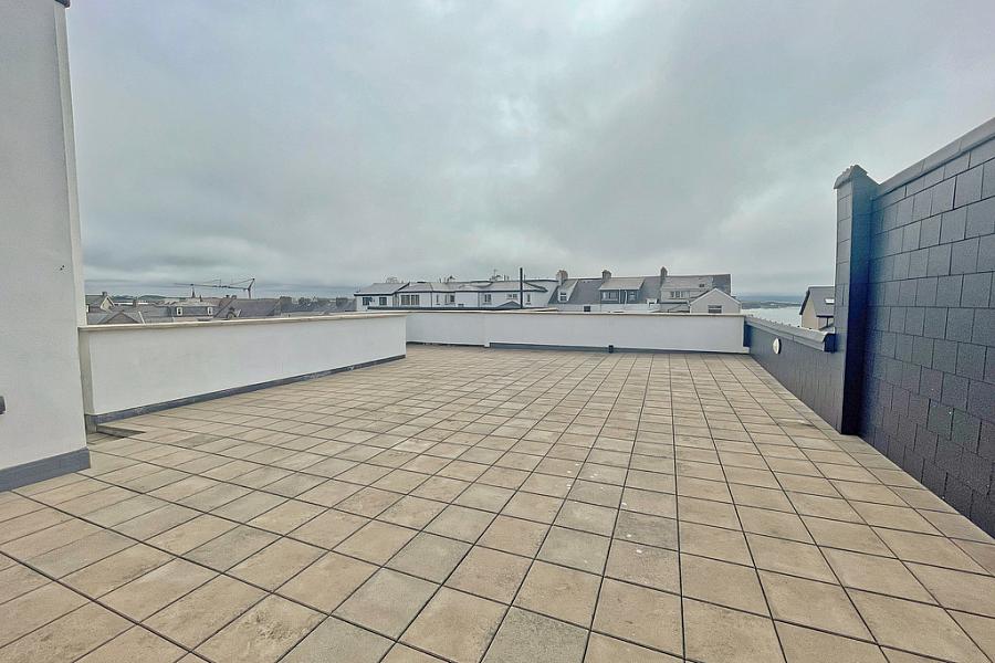 3 Coastal Links Apartments