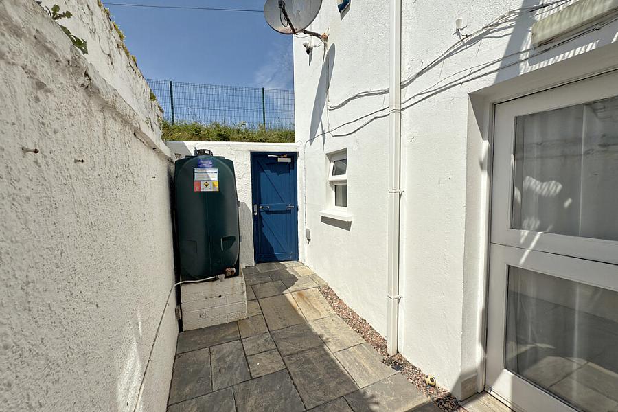 50 Eglinton Street