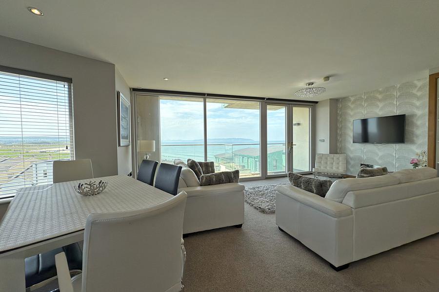 C6 The Edgewater Strand Road