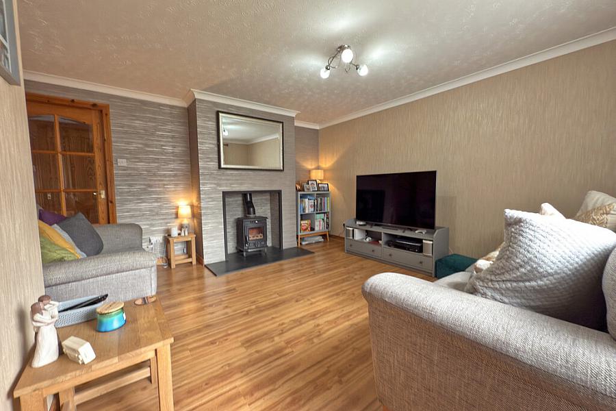 15 Castleton Park