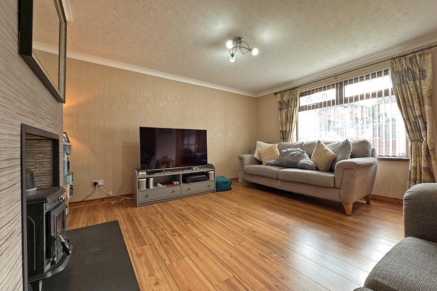 15 Castleton Park