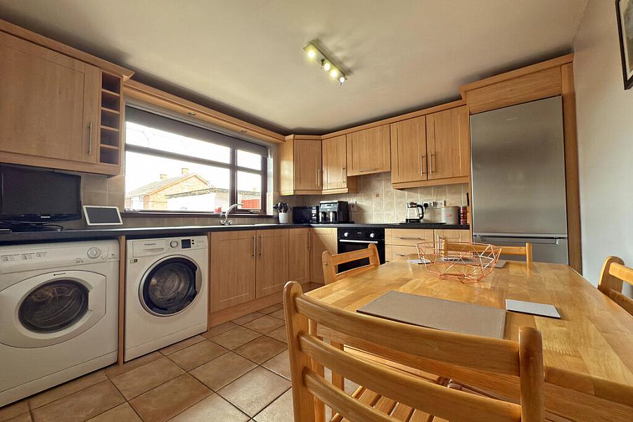 15 Castleton Park