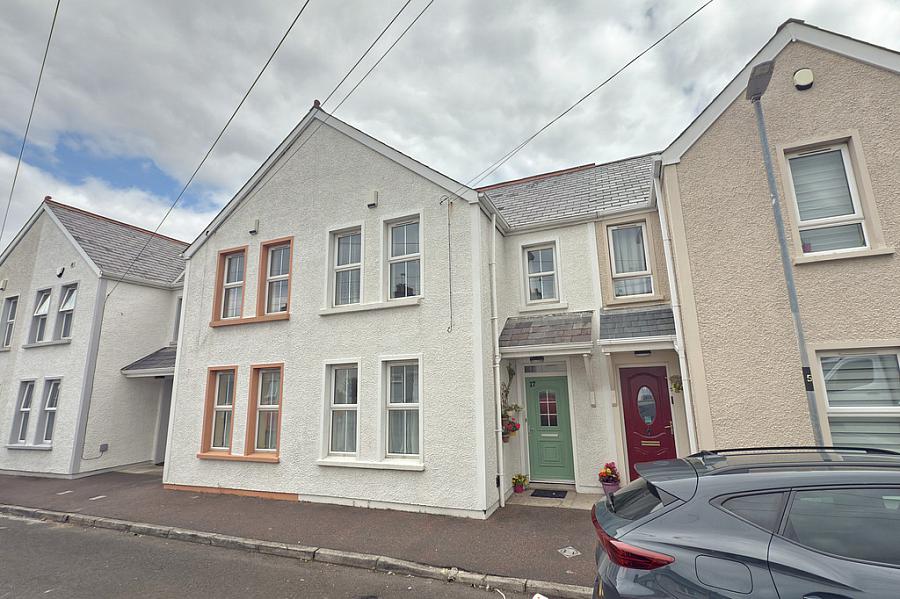 17 Crocknamack Street