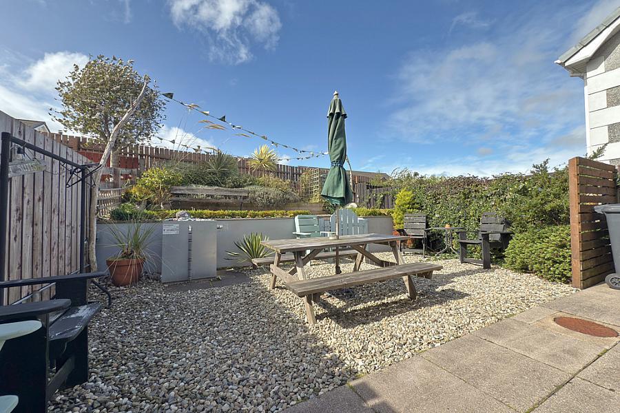 9 Eagry Gardens