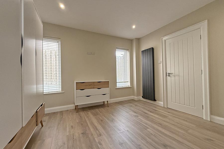 8 Strand Crescent