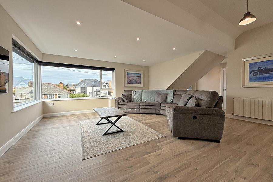 8 Strand Crescent