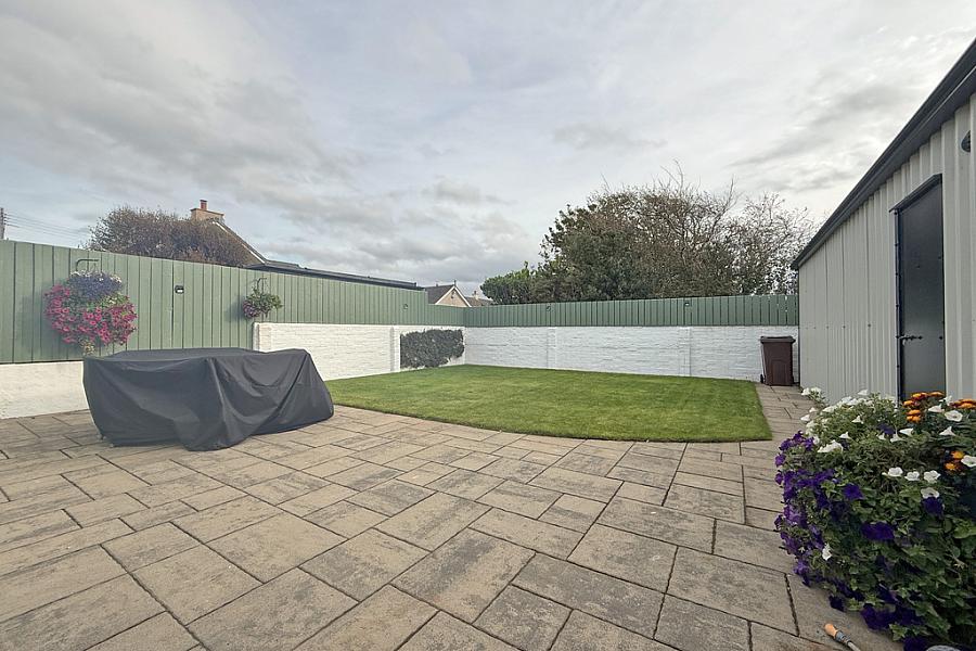 8 Strand Crescent