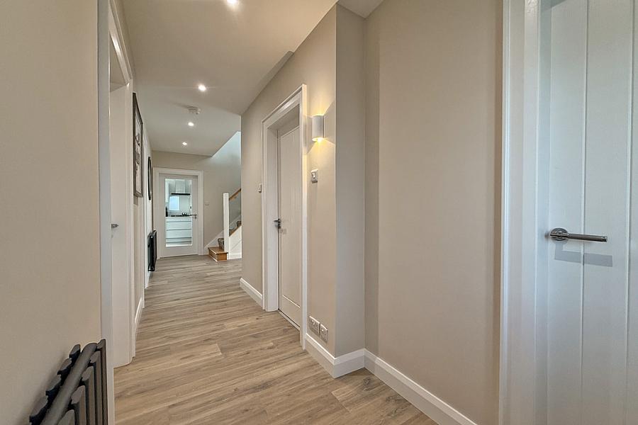 8 Strand Crescent