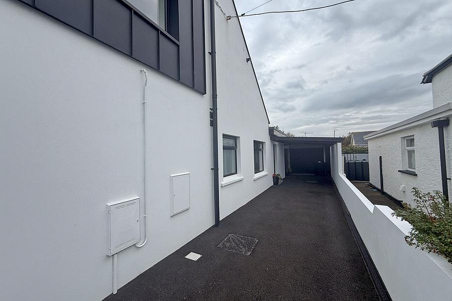 8 Strand Crescent
