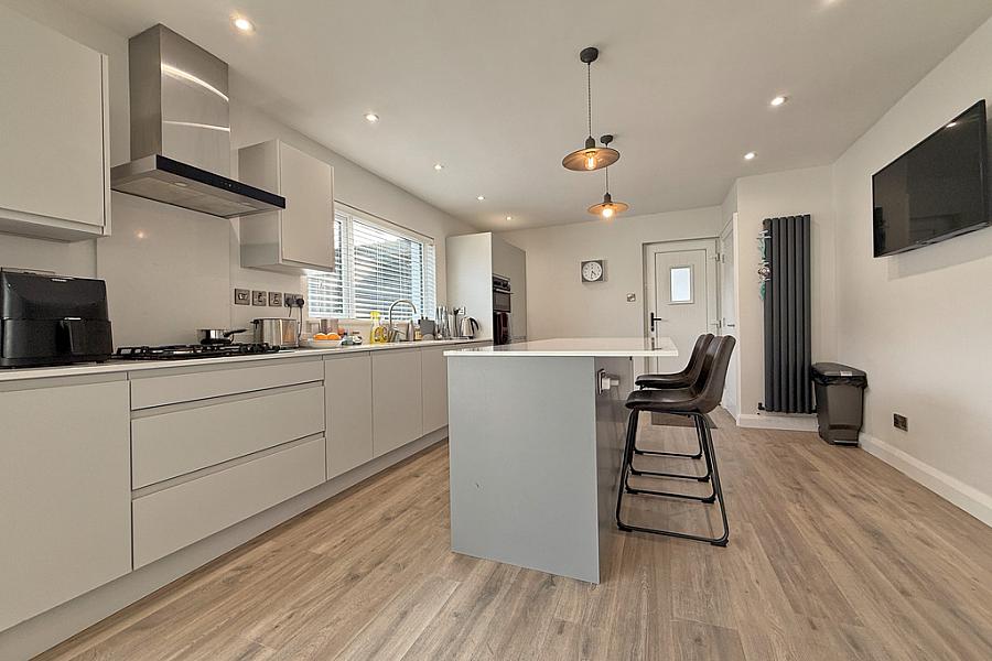 8 Strand Crescent