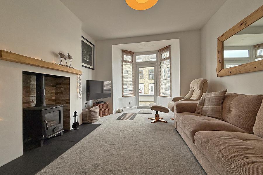 Flat 1 , 64 Causeway Street