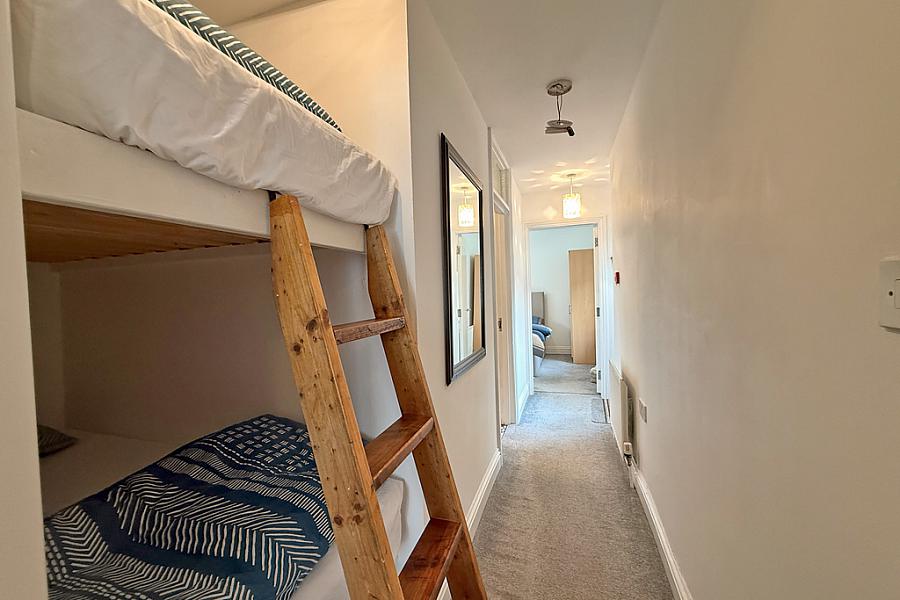 Flat 1 , 64 Causeway Street